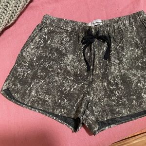 Scotch & Soda Snakeskin-Print Shorts 🐍